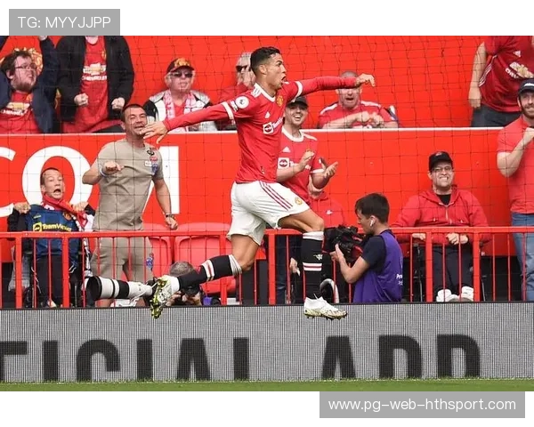 C罗梅开二度，曼联4-1大胜利物浦继续发力